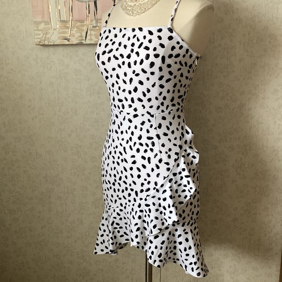 NWT Bar lll Dress - Picture 2 of 2